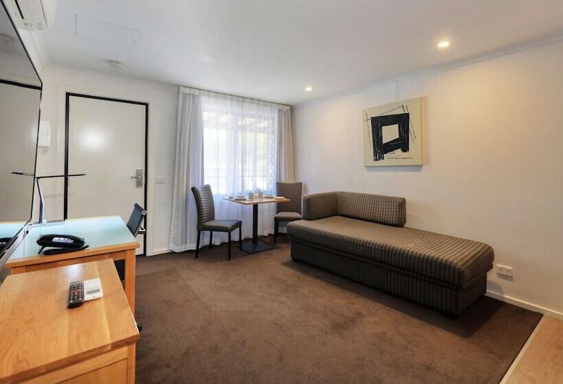 New Crossing Place Motel