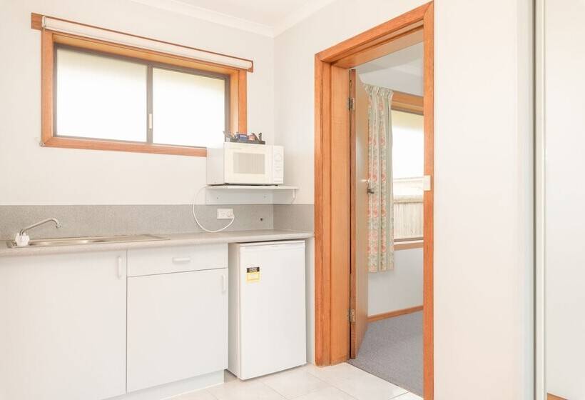 Seasonal South Motel & Function Centre