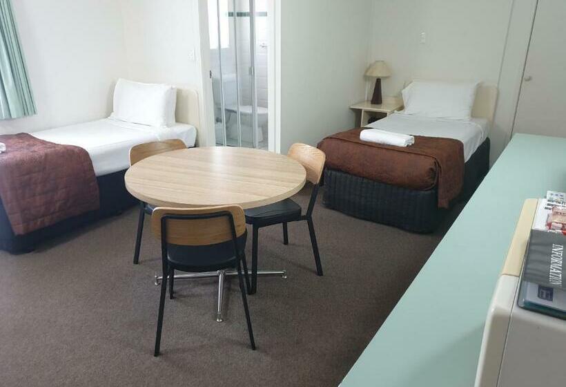 Southport Motel & Apartments