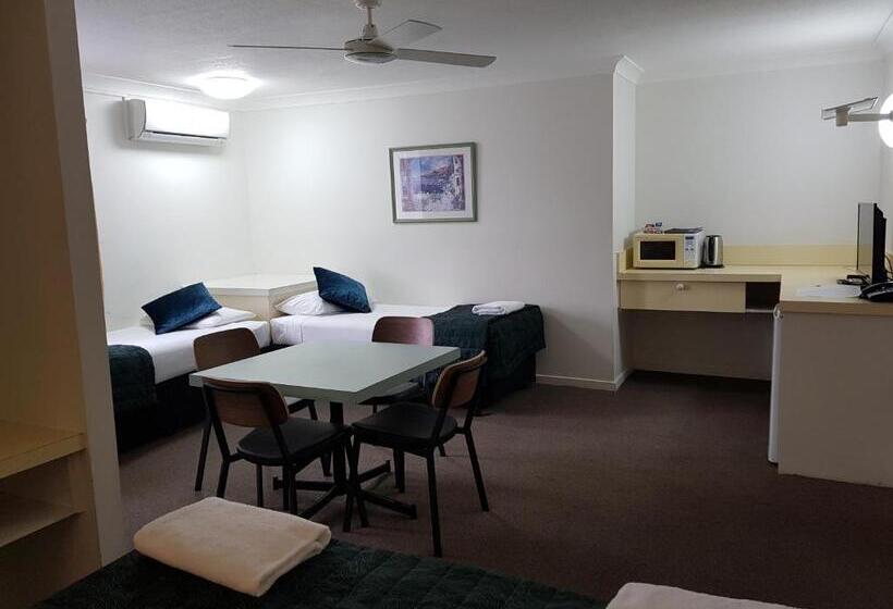 Southport Motel & Apartments