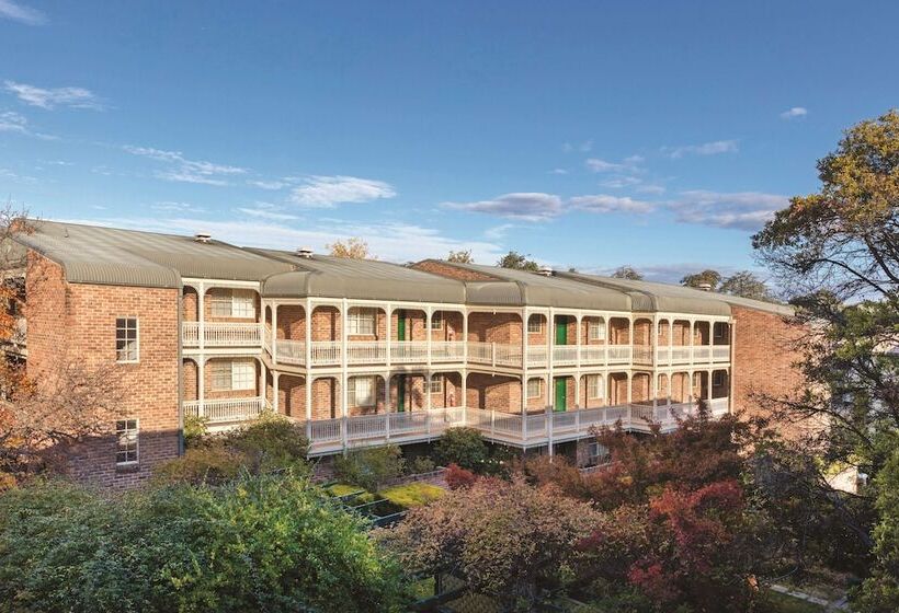 هتل Adina Serviced Apartments Canberra Kingston