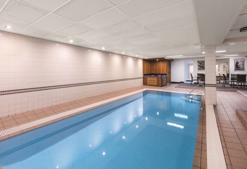 فندق Adina Serviced Apartments Canberra Kingston