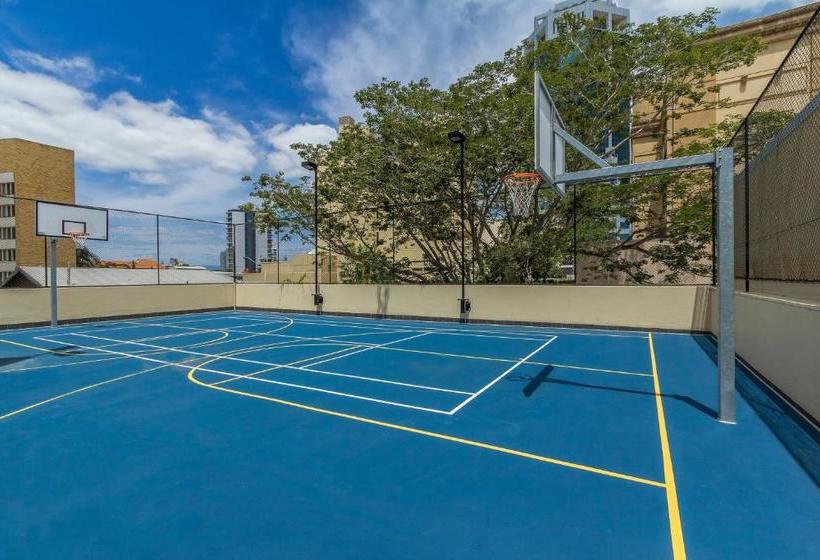 هتل Breakfree Cosmopolitan