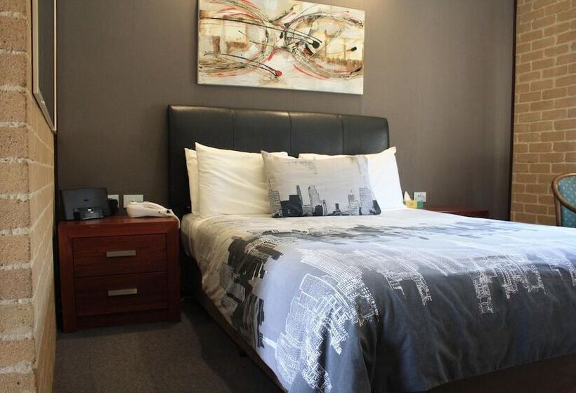 هتل Grand Manor Motor Inn
