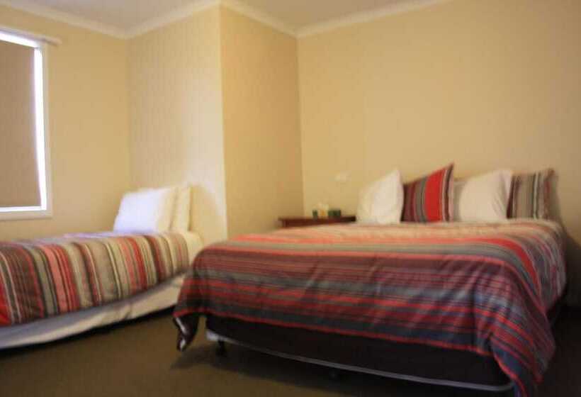 هتل Grand Manor Motor Inn