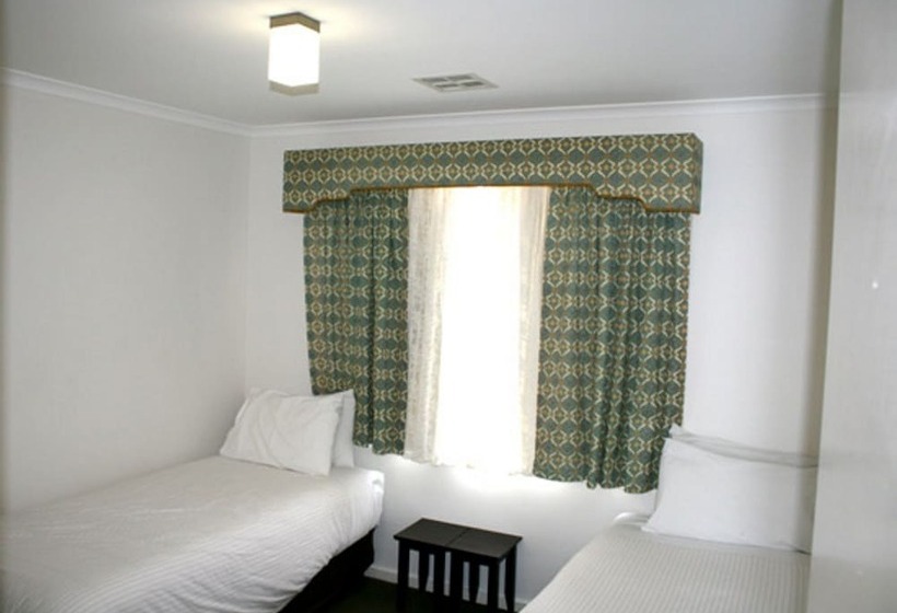 هتل Grand Manor Motor Inn