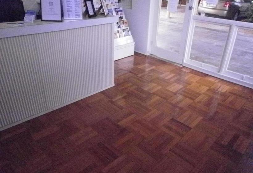 فندق Kar Rama Motor Inn