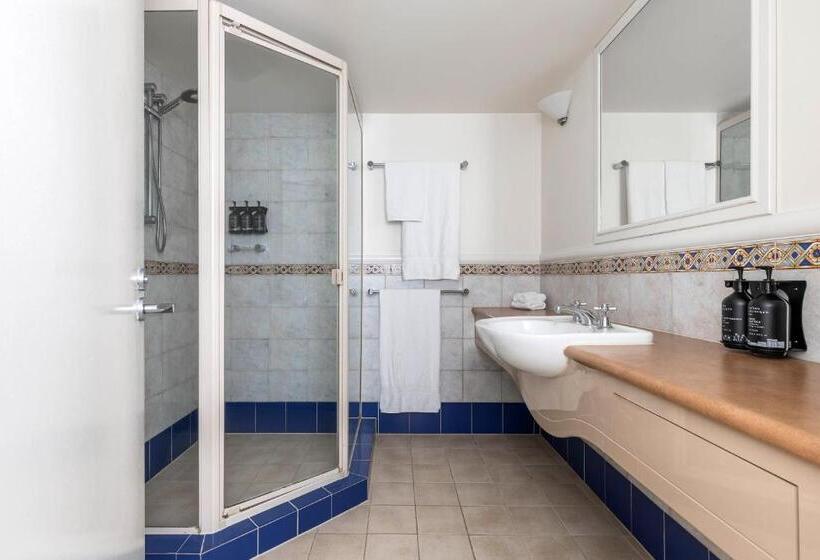 هتل Mantra Crown Towers