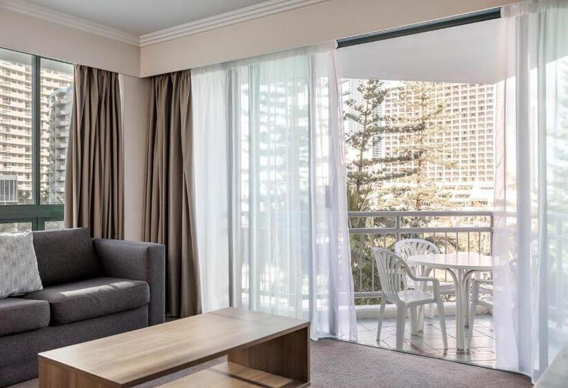 هتل Mantra Crown Towers