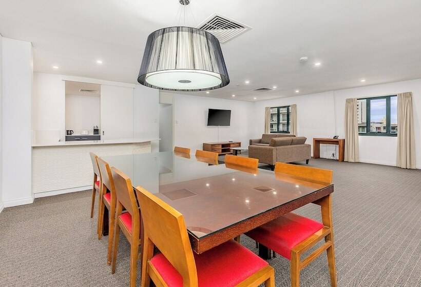 هتل Mantra On Hay Perth