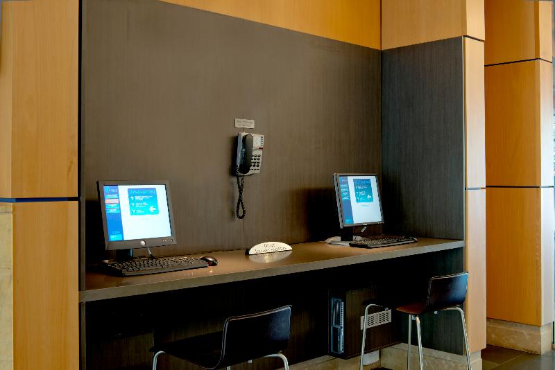 هتل Mantra On The Esplanade