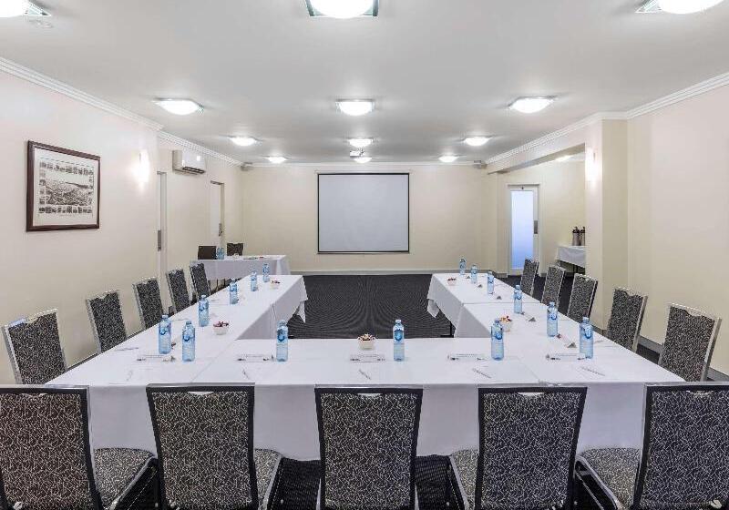 בית מלון כפרי Mercure Wagga Wagga