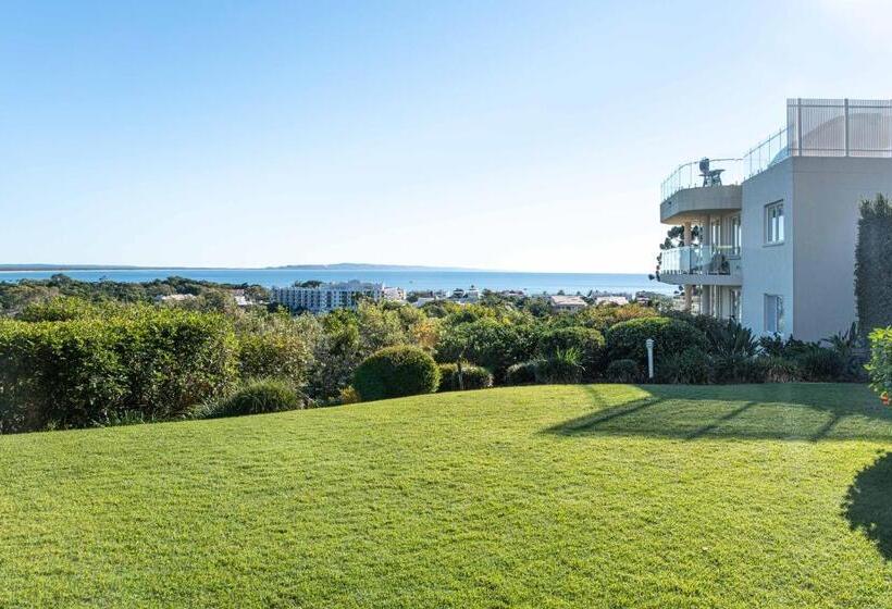 هتل Noosa Crest Resort