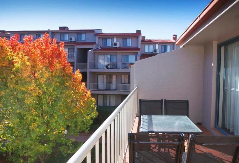 هتل Pinnacle Apartments