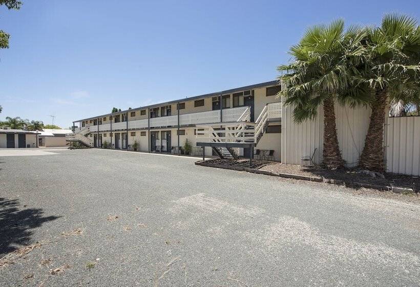 Отель Pioneer Station Motor Inn