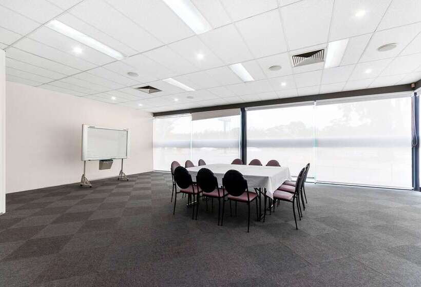 هتل Quality Inn & Suites Traralgon