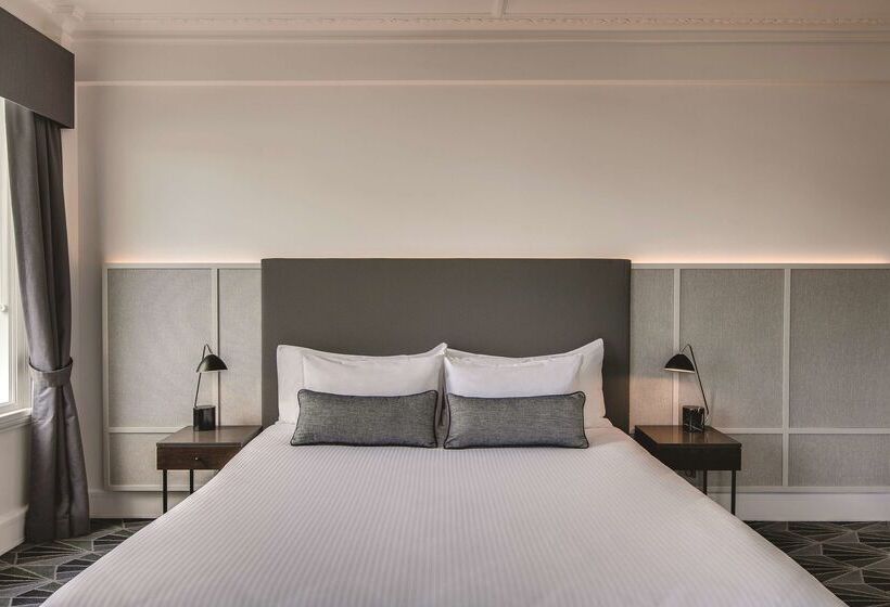 The Savoy Hotel On Little Collins Melbourne