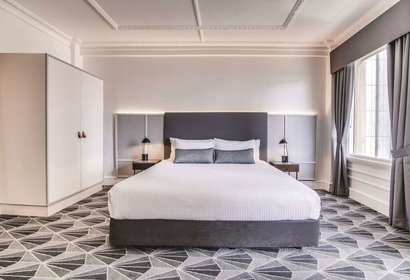 The Savoy Hotel On Little Collins Melbourne