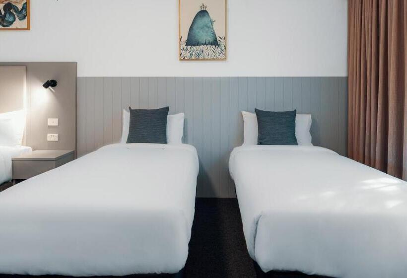 Отель The Select Inn Penrith