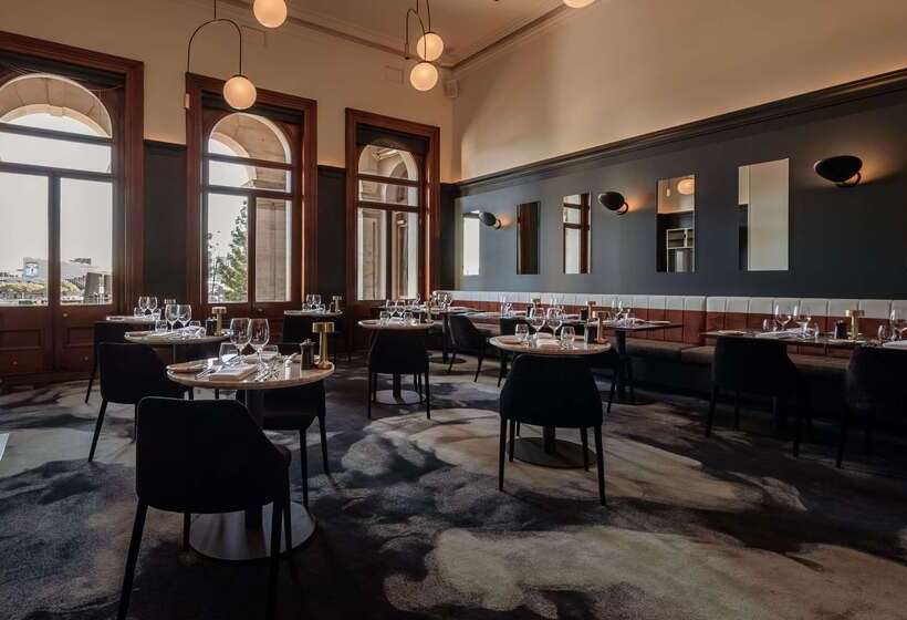 هتل Treasury Brisbane