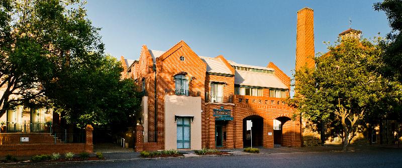 Majestic Old Lion Apartments