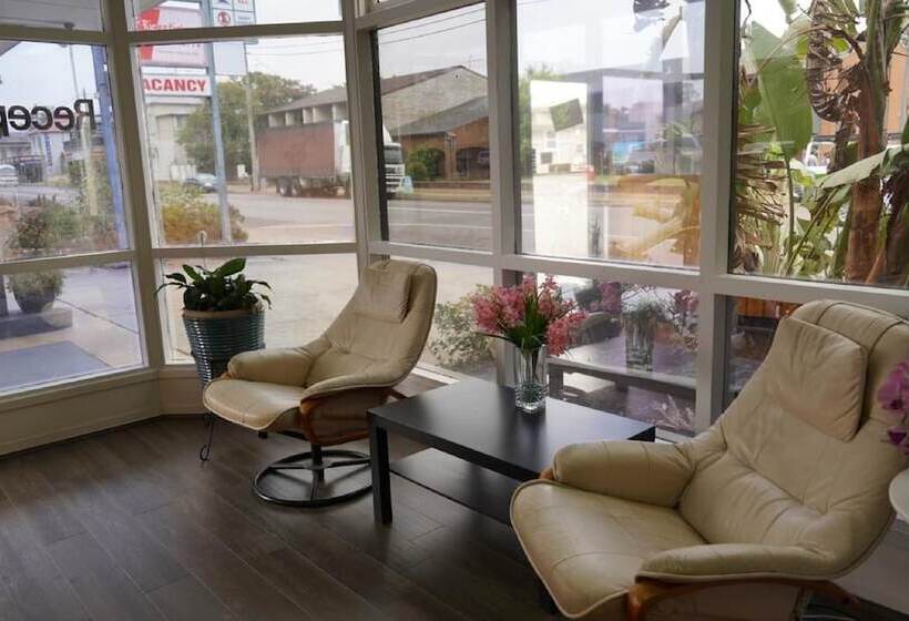 Мотель Country Motor Inn