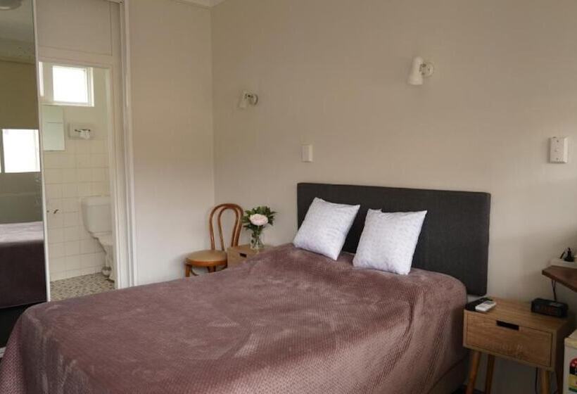 Мотель Country Motor Inn