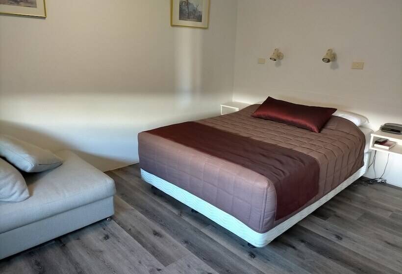 Мотель Country Motor Inn