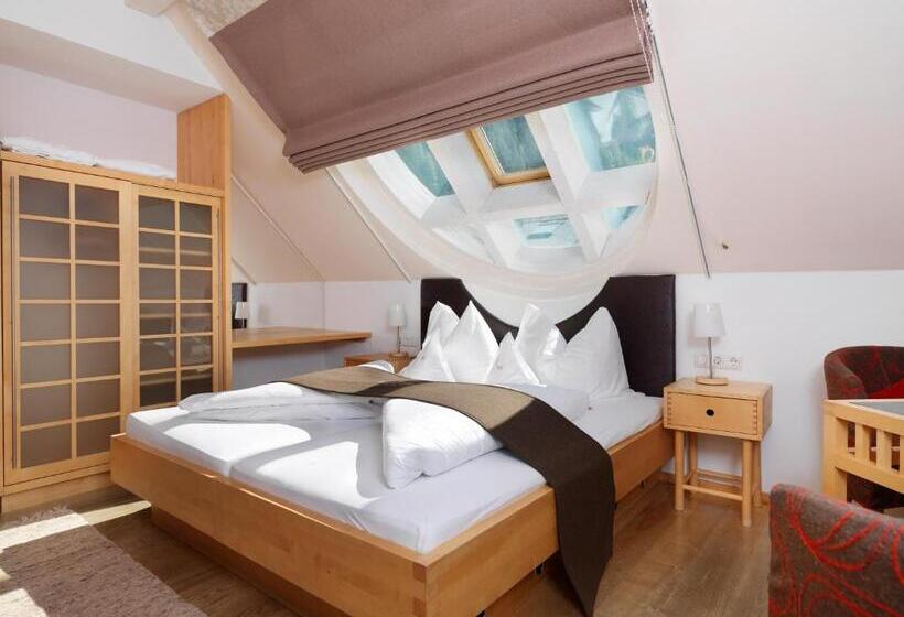 Hotel Goldener Adler Im Sommer Silvretta Card Premium Inkludiert