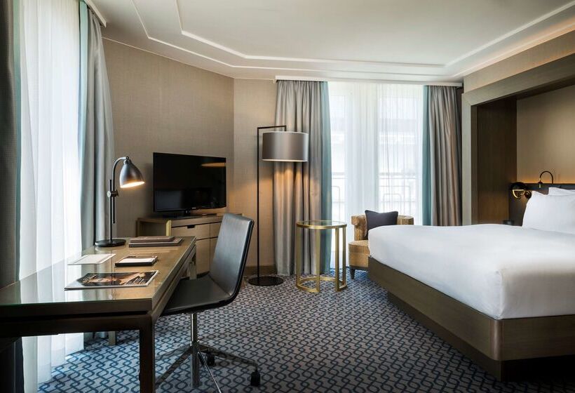 هتل Hilton Vienna Plaza