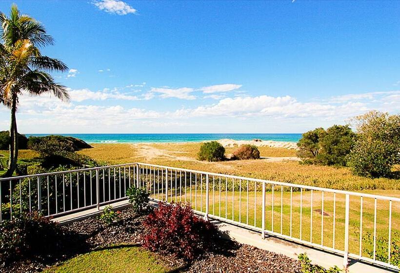 Hotel Sandcastles On Currumbin Beach