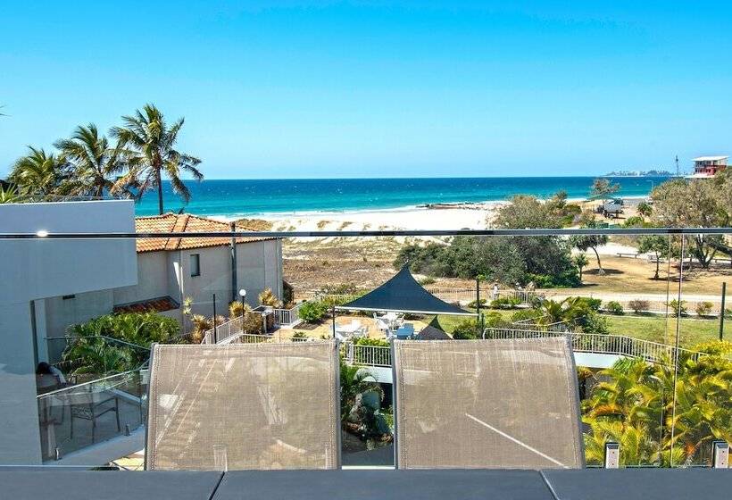 Hotel Sandcastles On Currumbin Beach