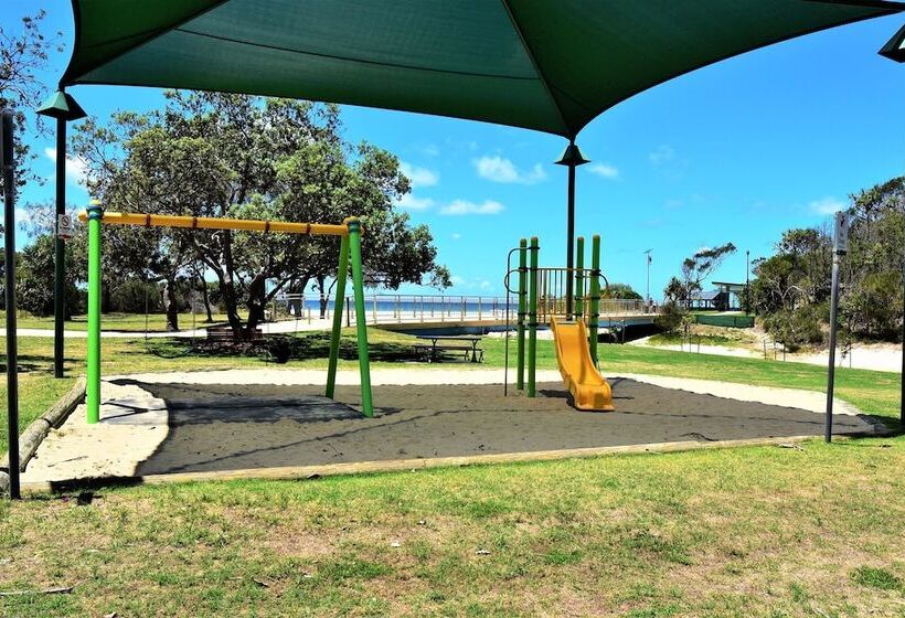 Hotel Sandcastles On Currumbin Beach