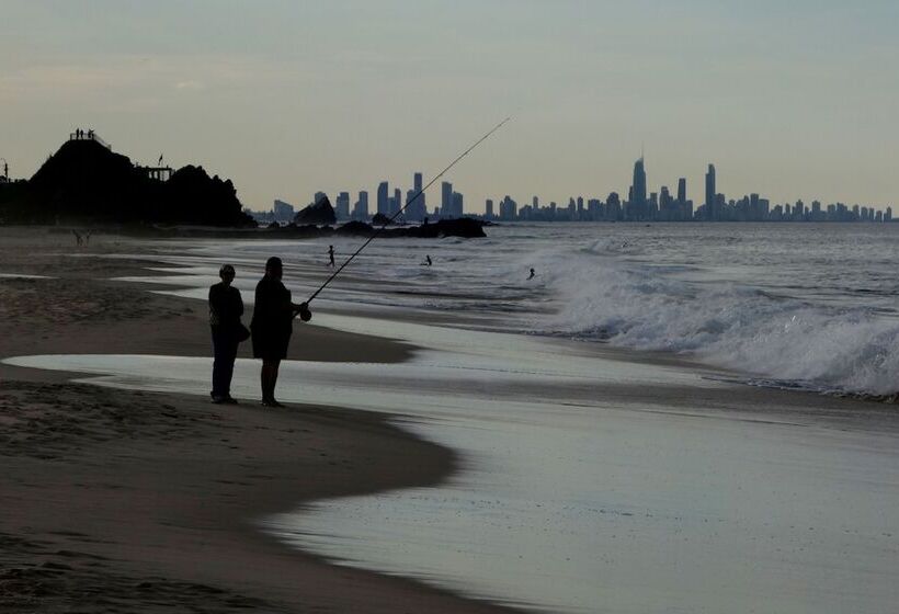 Hotel Sandcastles On Currumbin Beach