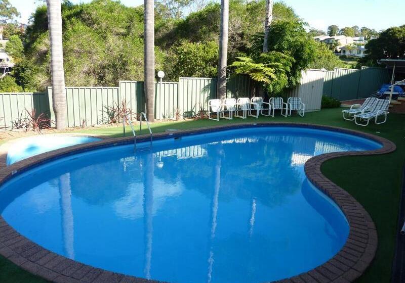 호텔 Sapphire Waters Motor Inn