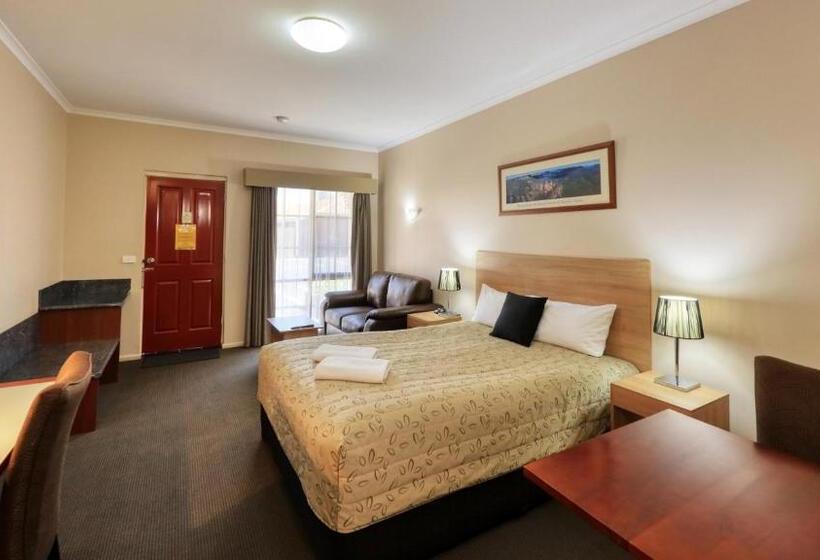 Top Of The Town Motel & Apartments