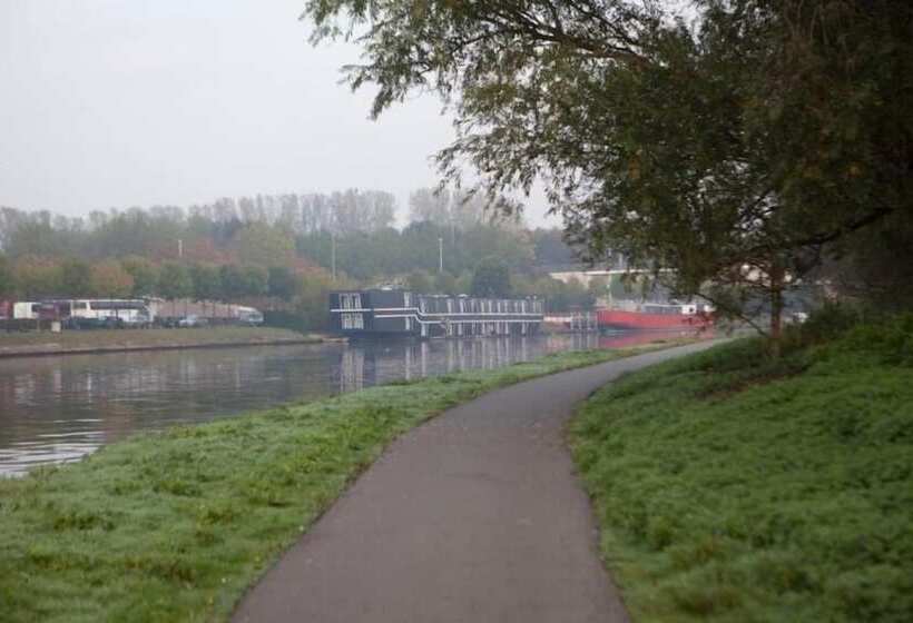 Boat Hotel De Barge