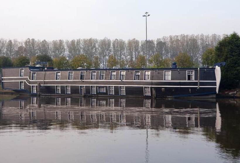 Boat Hotel De Barge