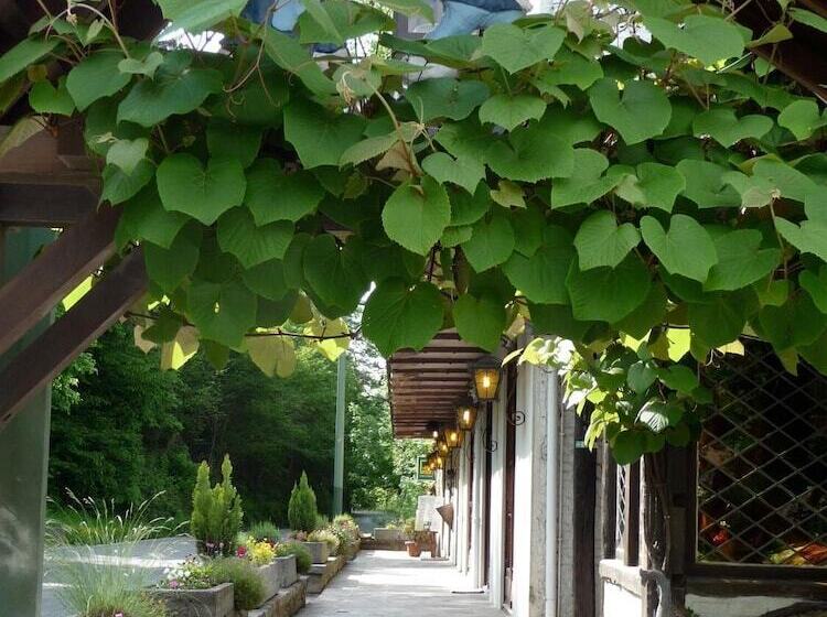 فندق Logis Hostellerie De La Claire Fontaine