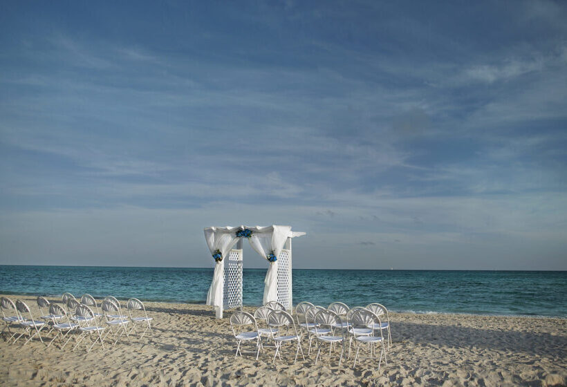هتل Viva Fortuna Beach By Wyndham, A Trademark All Inclusive