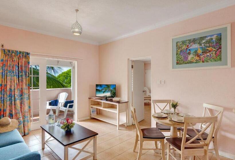 استراحتگاه Butterfly Beach