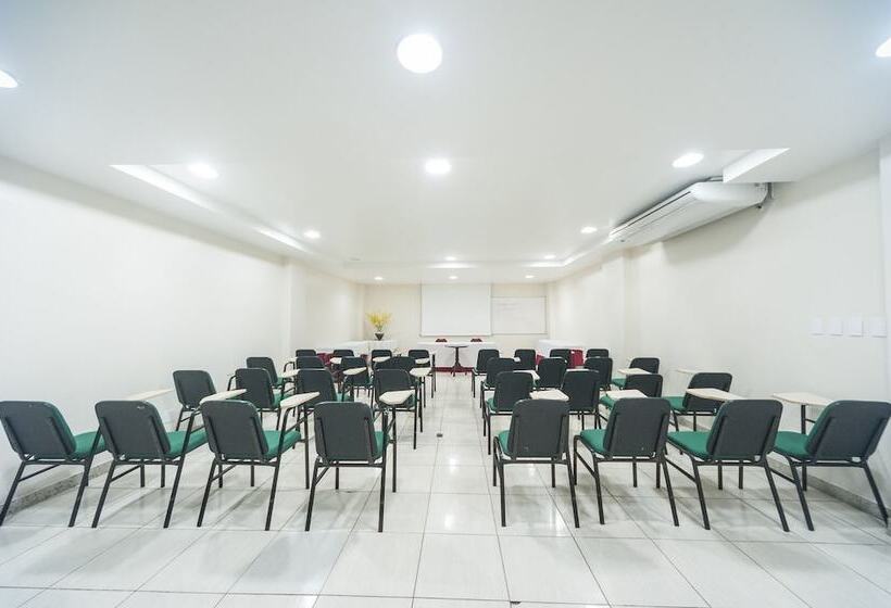 בית מלון כפרי Golden Park Salvador