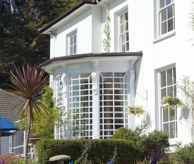 هتل Penmere Manor