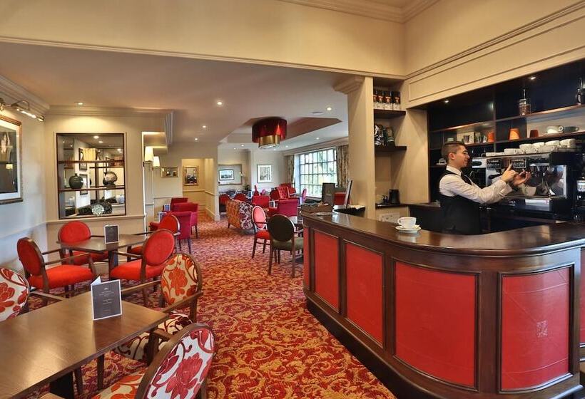 فندق Reigate Manor