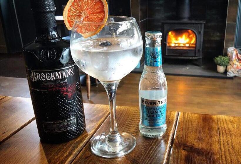 هتل The Balavoulin Pub With Rooms