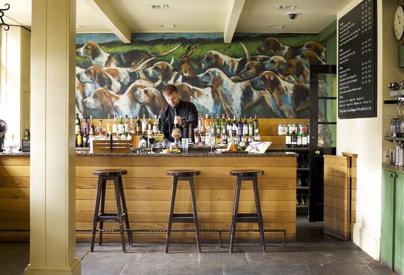 هتل The Hare & Hounds