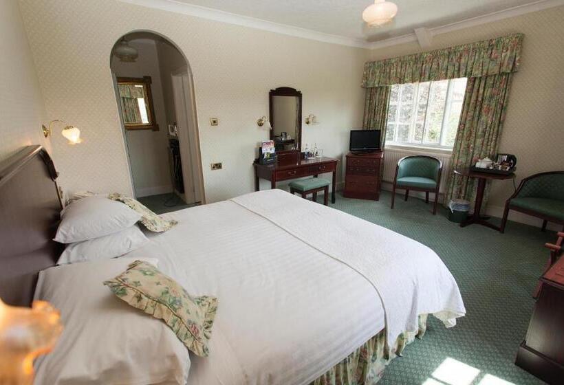 هتل The Izaak Walton Country House