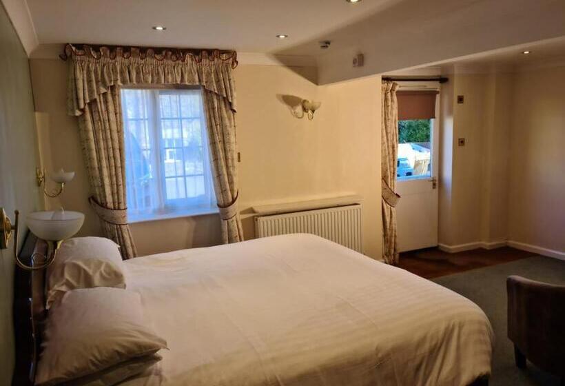 هتل The Izaak Walton Country House