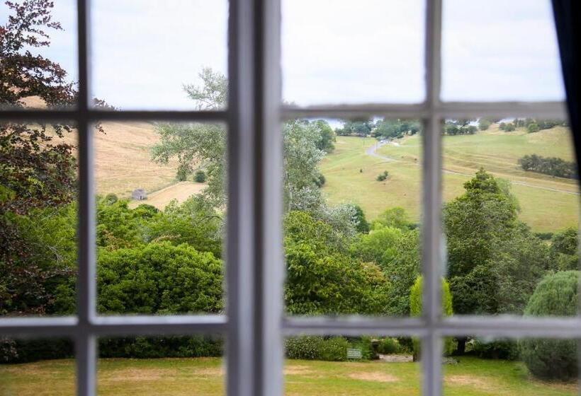 هتل The Izaak Walton Country House