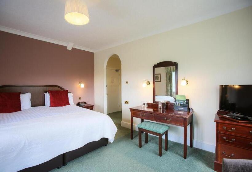 هتل The Izaak Walton Country House